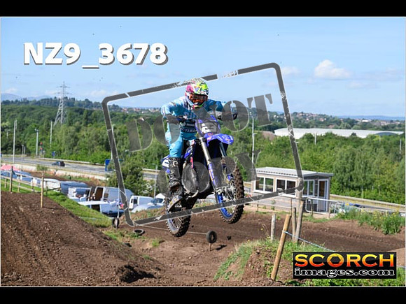 Experts-044