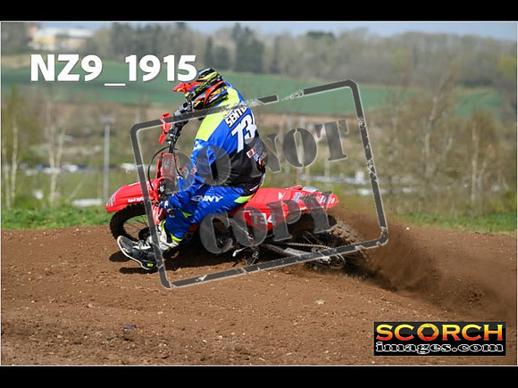Experts-057