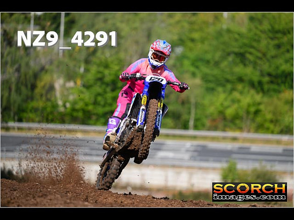 Experts-028