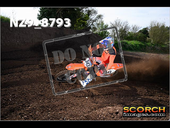 Experts-038