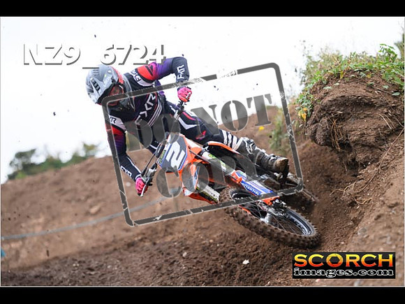 Experts-027