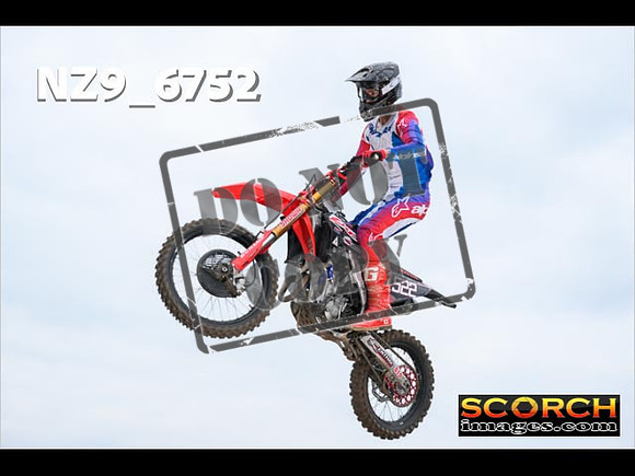 Experts-356