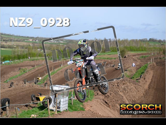 Experts-096