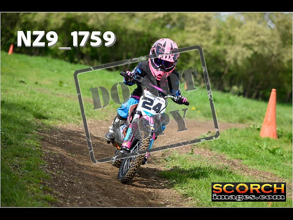 Pee Wee Kids Track-17