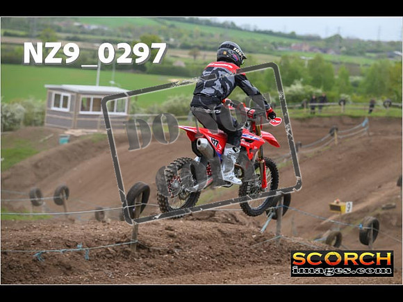 Experts-020