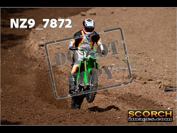 IntersGreenOrange-075
