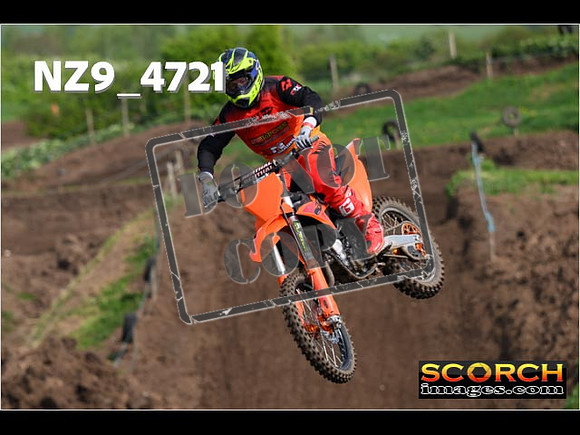 Experts-097